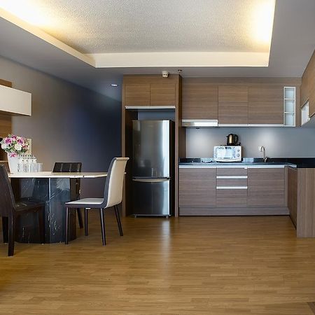 The Capital Resort @ Sukhumvit 50 Bangkok Zewnętrze zdjęcie A modern kitchen